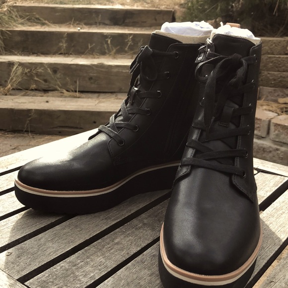 Dr. Scholl's Shoes - NWT Dr Scholls Local boots (Nordstrom) size 9